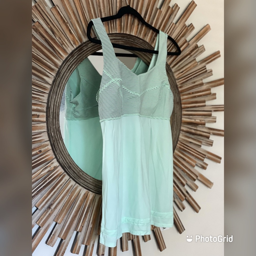 Size 10 EUC mint green lululemon top
